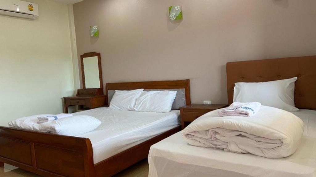 Prakaithong Hotel Amphoe Sawang Daen Din Eksteriør billede