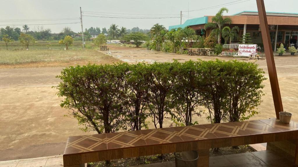 Prakaithong Hotel Amphoe Sawang Daen Din Eksteriør billede