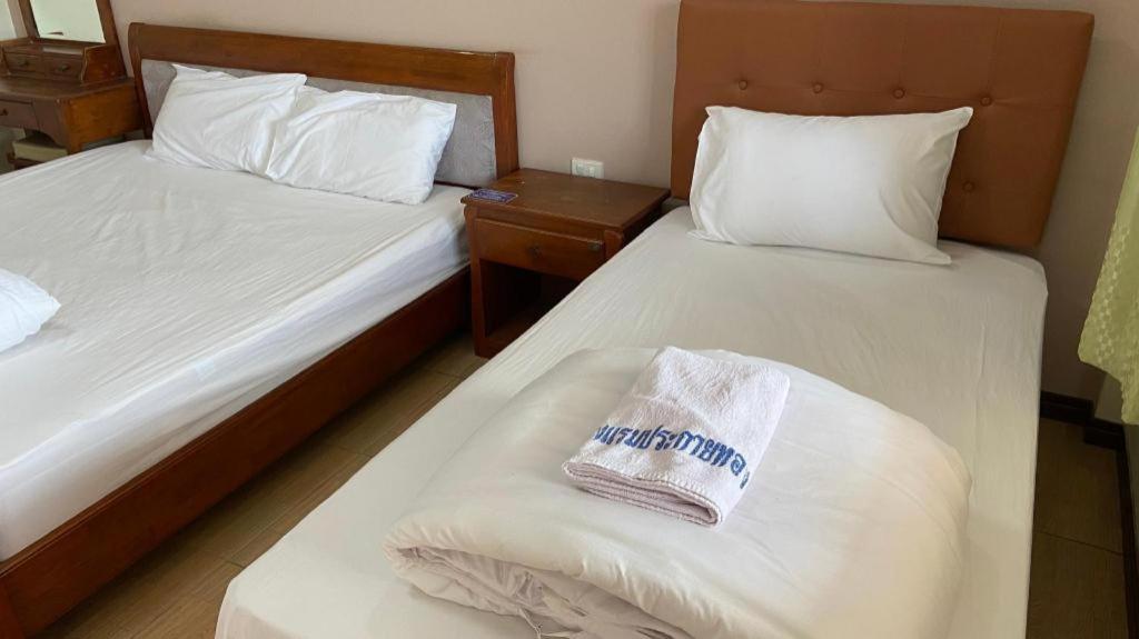 Prakaithong Hotel Amphoe Sawang Daen Din Eksteriør billede