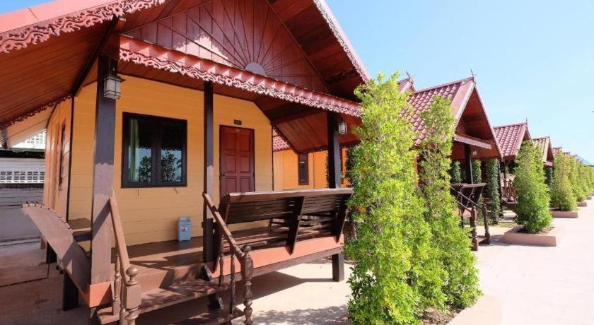 Prakaithong Hotel Amphoe Sawang Daen Din Eksteriør billede