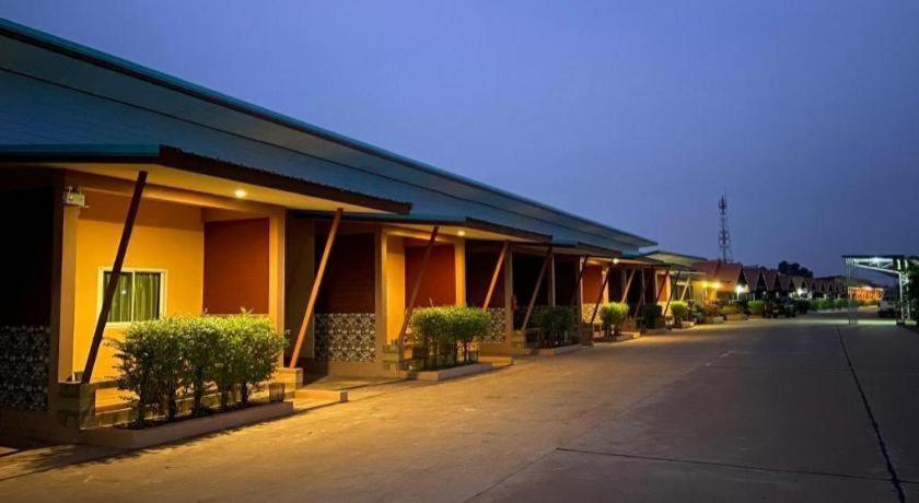 Prakaithong Hotel Amphoe Sawang Daen Din Eksteriør billede